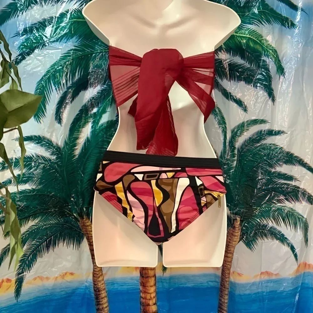 Bikinis - Picture 6 of 12